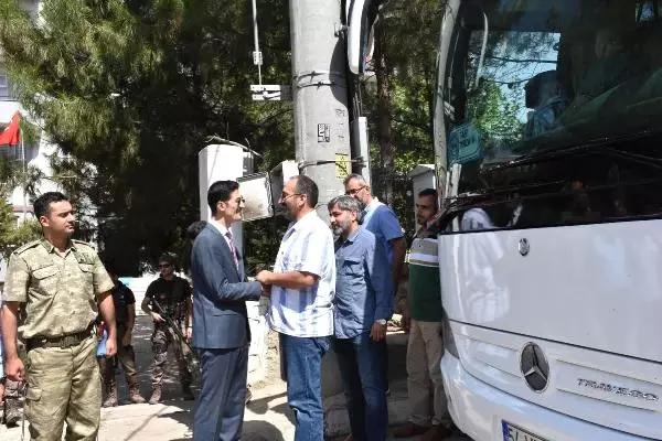 Şehit Kaymakamın Memleketi Sakarya'dan Derik'e Ziyaret Şehit Kaymakamın Memleketi Sakarya'dan Derik'e Ziyaret