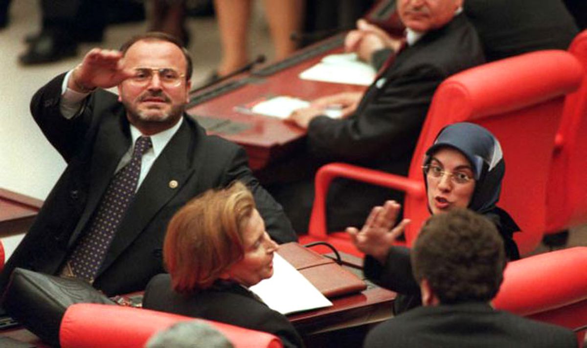 'Yemin Krizi'nin Simge İsmi Merve Kavakçı Yeniden Vatandaşlığa Alındı