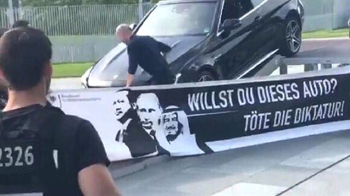 Almanya'da Skandal Pankart: 'Erdoğan'ı Öldürene' Ödül!