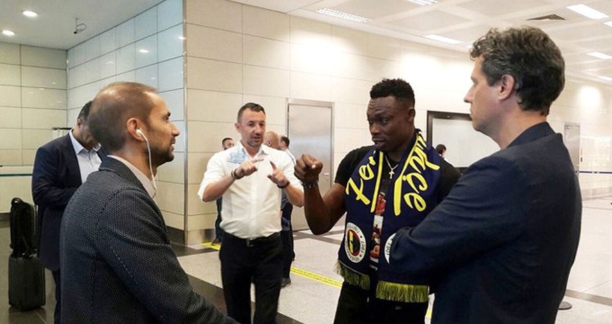 İmza İçin İstanbul'a Gelen Kameni, Fenerbahçe'nin İlk Afrikalı Kalecisi Oldu