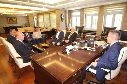 Vali Elban Tebrikleri Kabul Etti