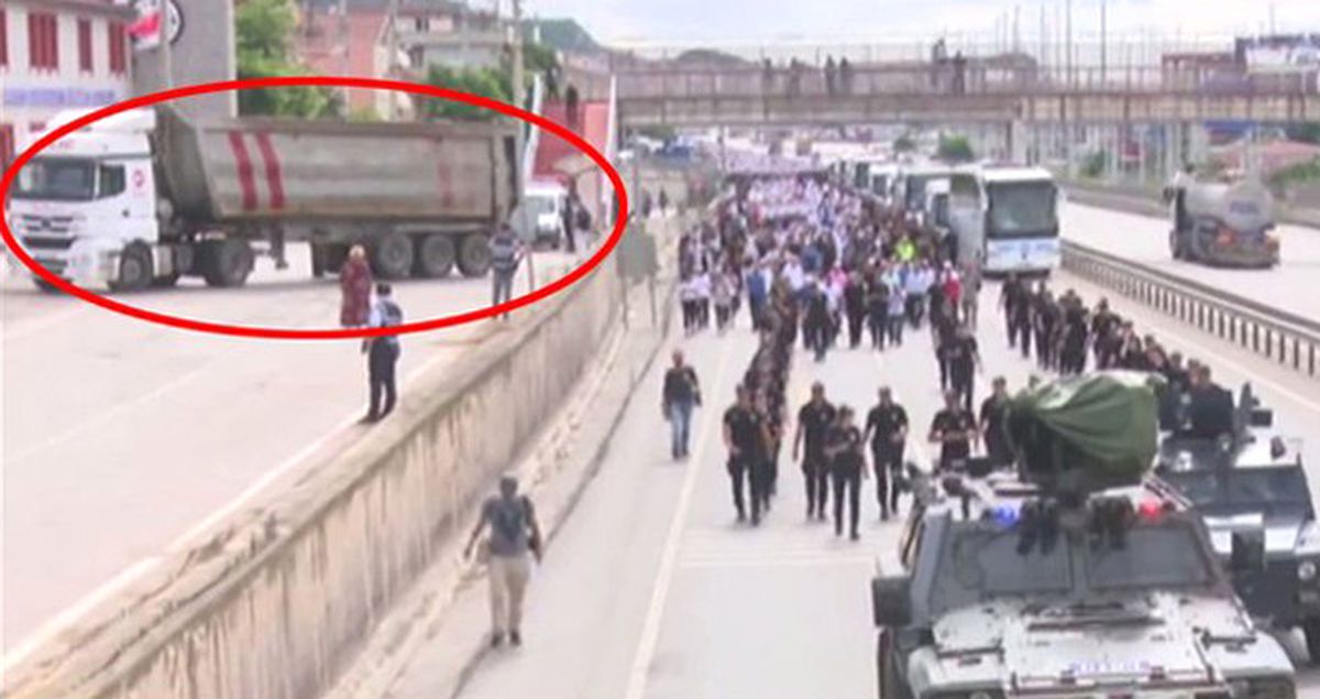 'Adalet Yürüyüşü'nde Üst Düzey Güvenlik! İlk Kez Yollar Trafiğe Kapatıldı