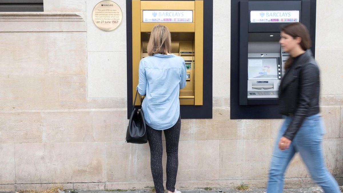 Atm'nin 50 Yılı: Bankacılığı Değiştirdi Ama Mucidine Hiç Kazandırmadı