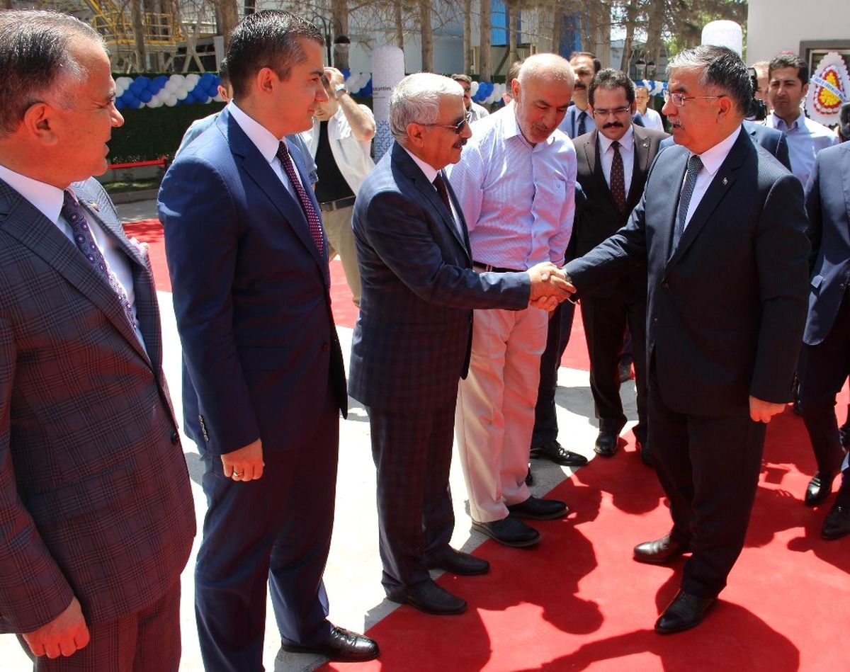 Bakan Yılmaz: 'Türkiye'nin Önceliği Eğitimdir'