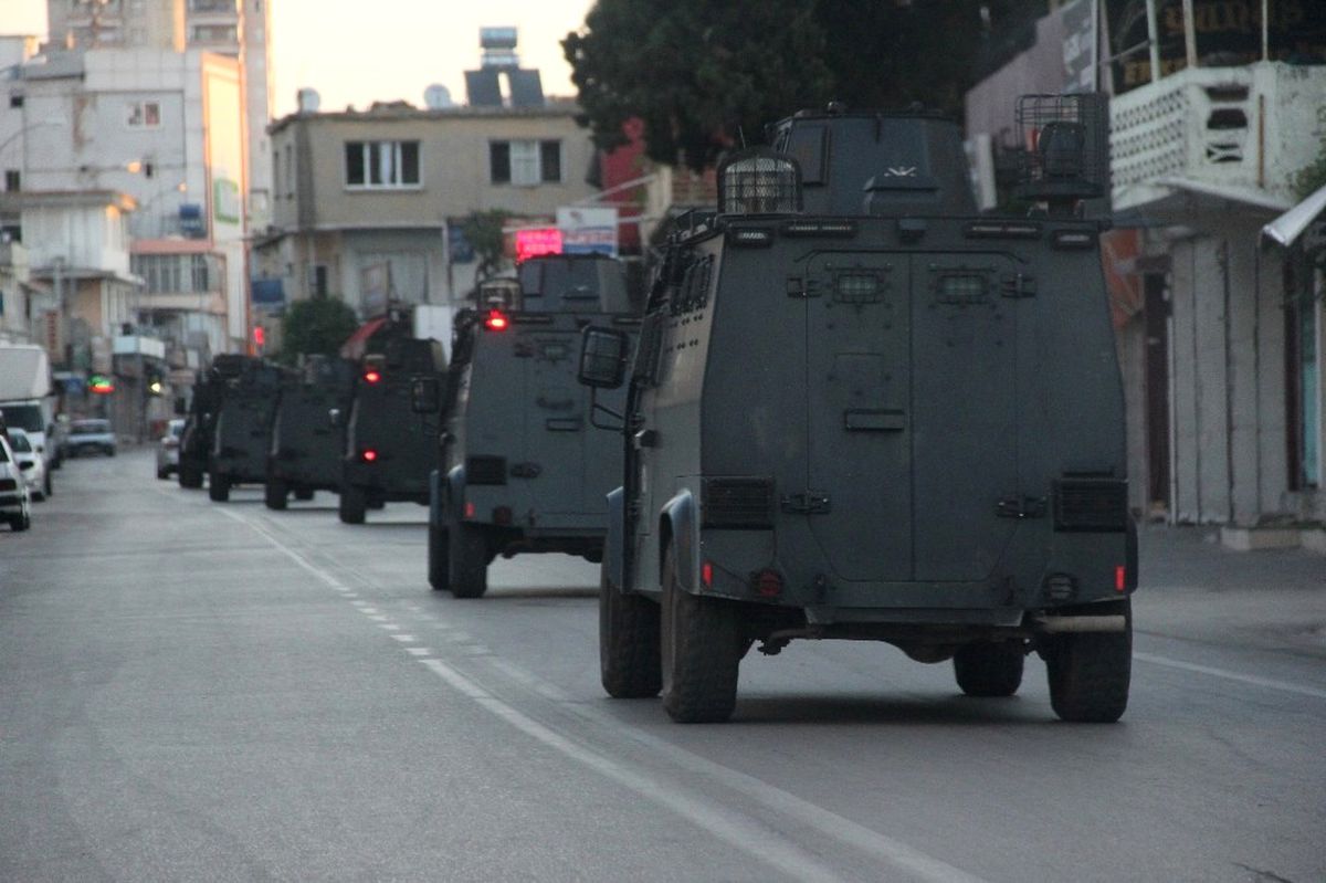 DEAŞ'ın Hücre Evinden 6 Canlı Bomba, 1 Çocuk Gelin Çıktı!