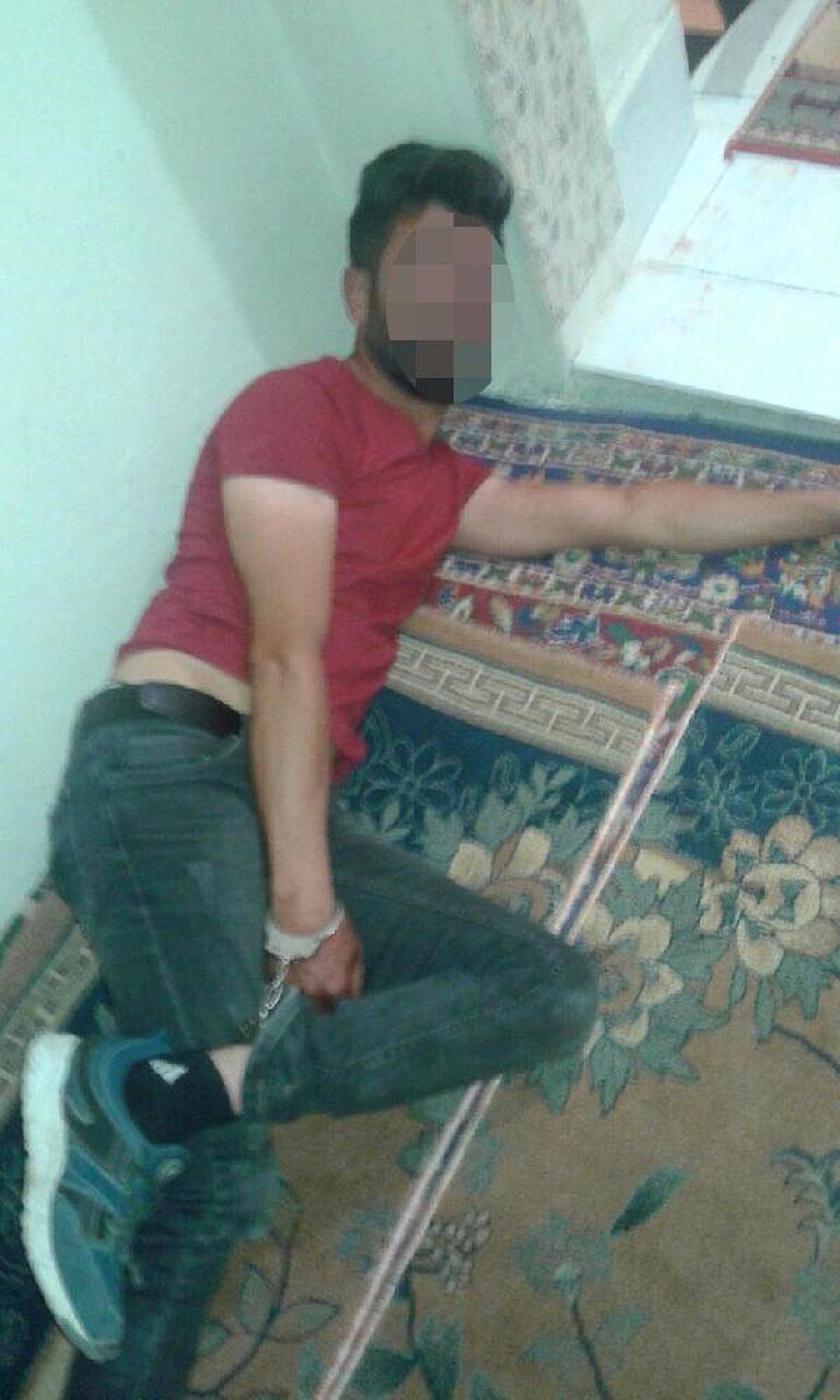 Eski Sevgilisinin Yakınlarına Küfretti, Kelepçeyle İşkenceye Uğradı