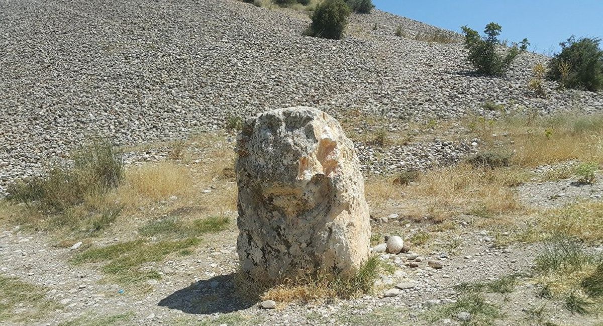 Daha Önceden Kaçırılmak İstenen 2 Bin Yıllık Aslan Heykeli Tahrip Edildi