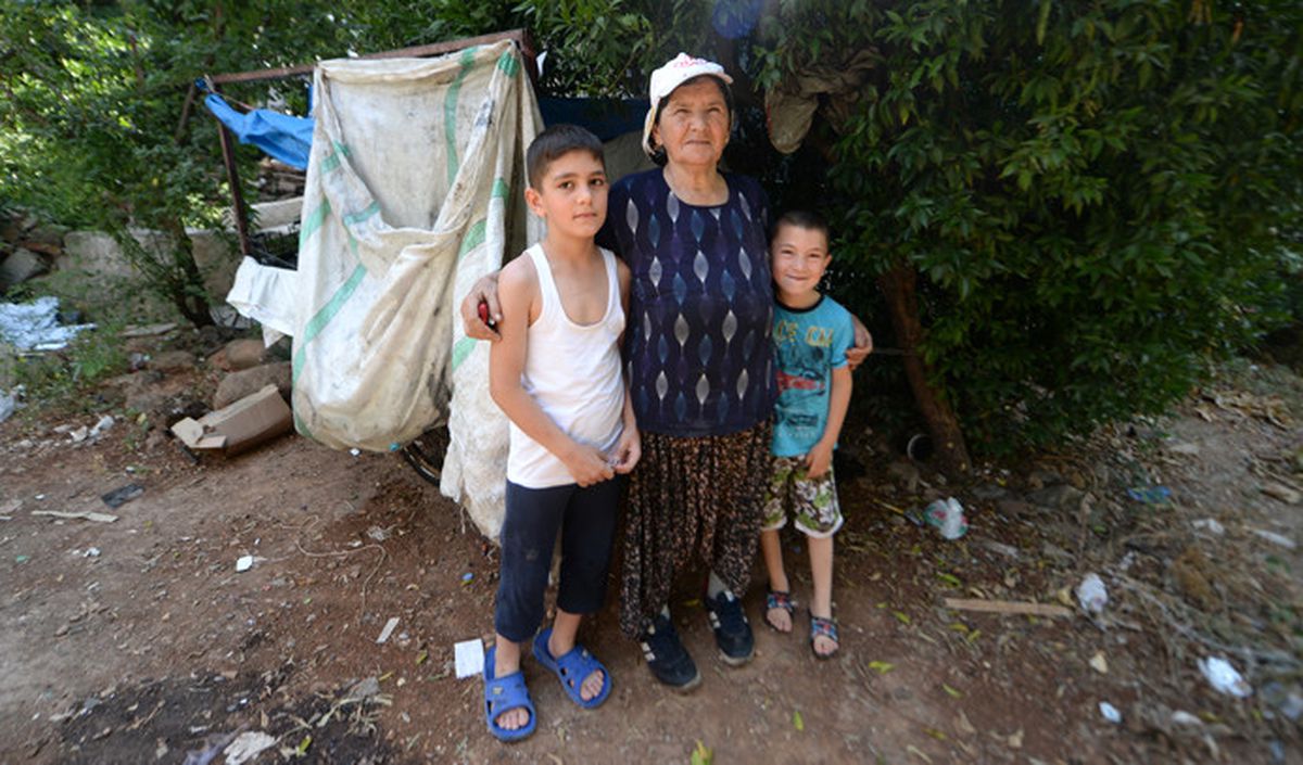 68 Yaşındaki Safiye Nine 15 Lira İçin 10 Saat Çalışıyor