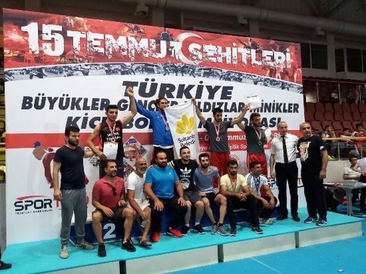 Tuncelili 2 Sporcu Kick Boks'ta Türkiye Üçüncüsü Oldu