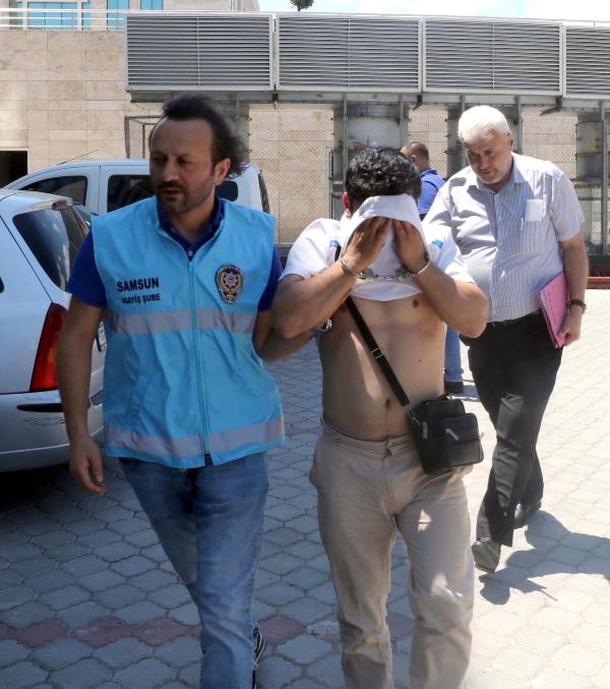 Engelli Sevgilisini Erkeklere Pazarladığı İddiasıyla Gözaltına Alındı
