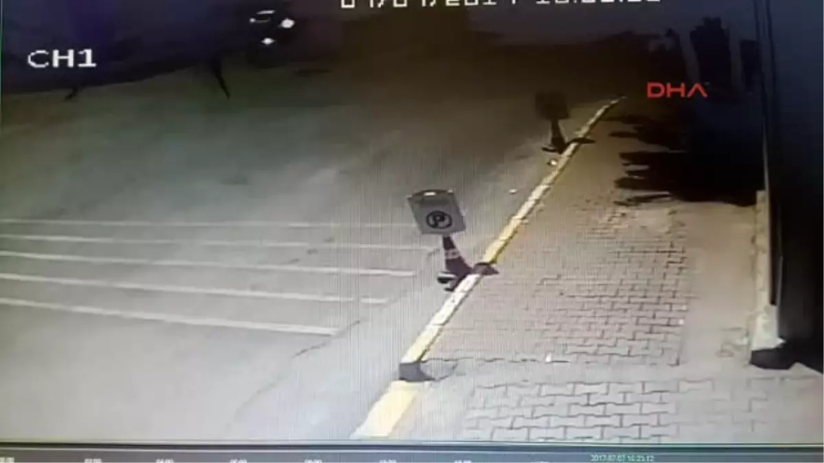 Kamyon Altında Sürüklendi ... O Anlar Kamerada