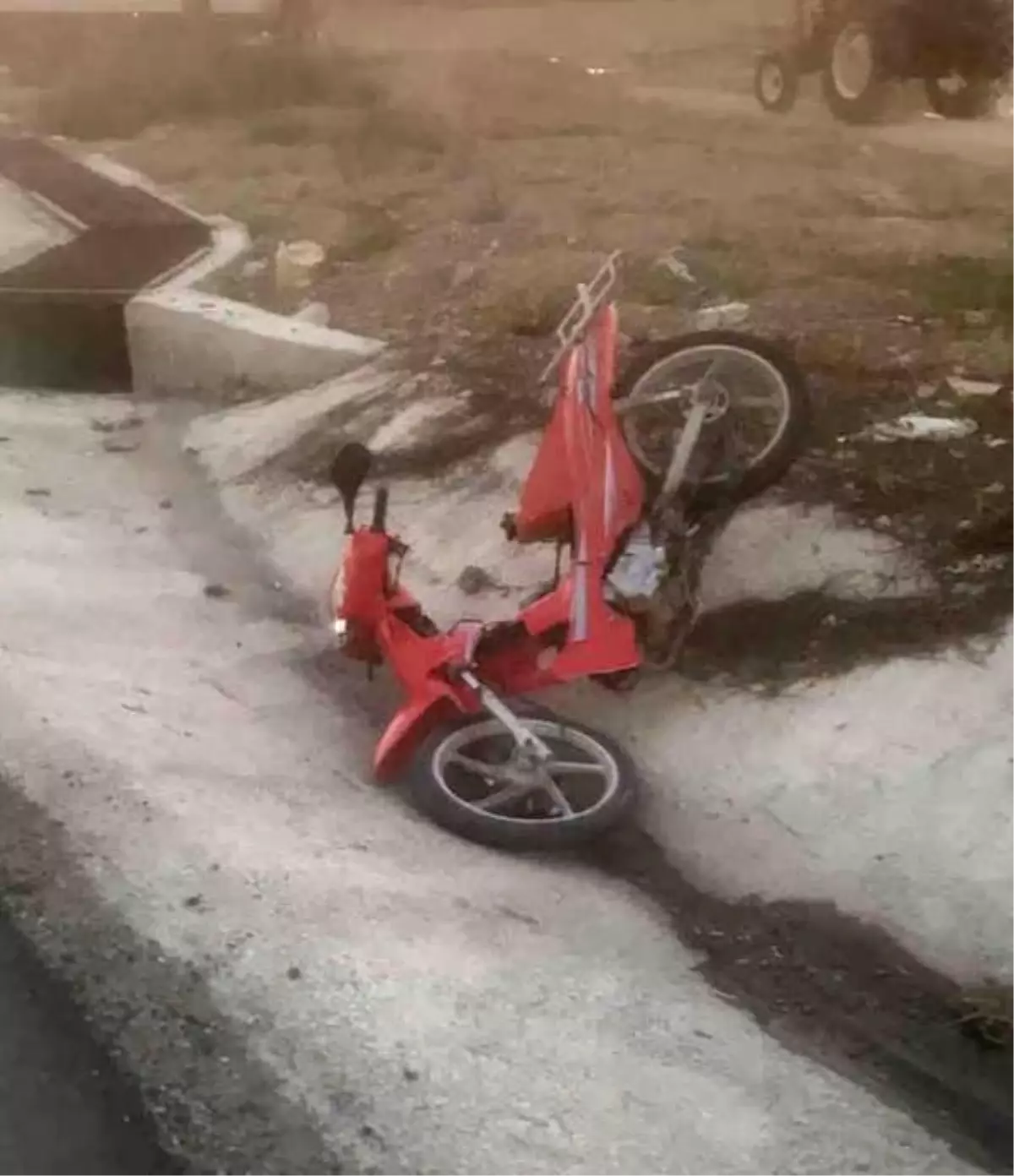 Motosikletle Otomobil Çarpıştı: 2 Ölü