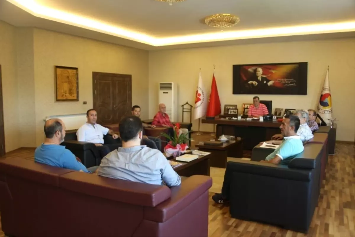 Nevşehirspor Yöneticileri Ntso Başkanı Parmaksız'ı Ziyaret Etti