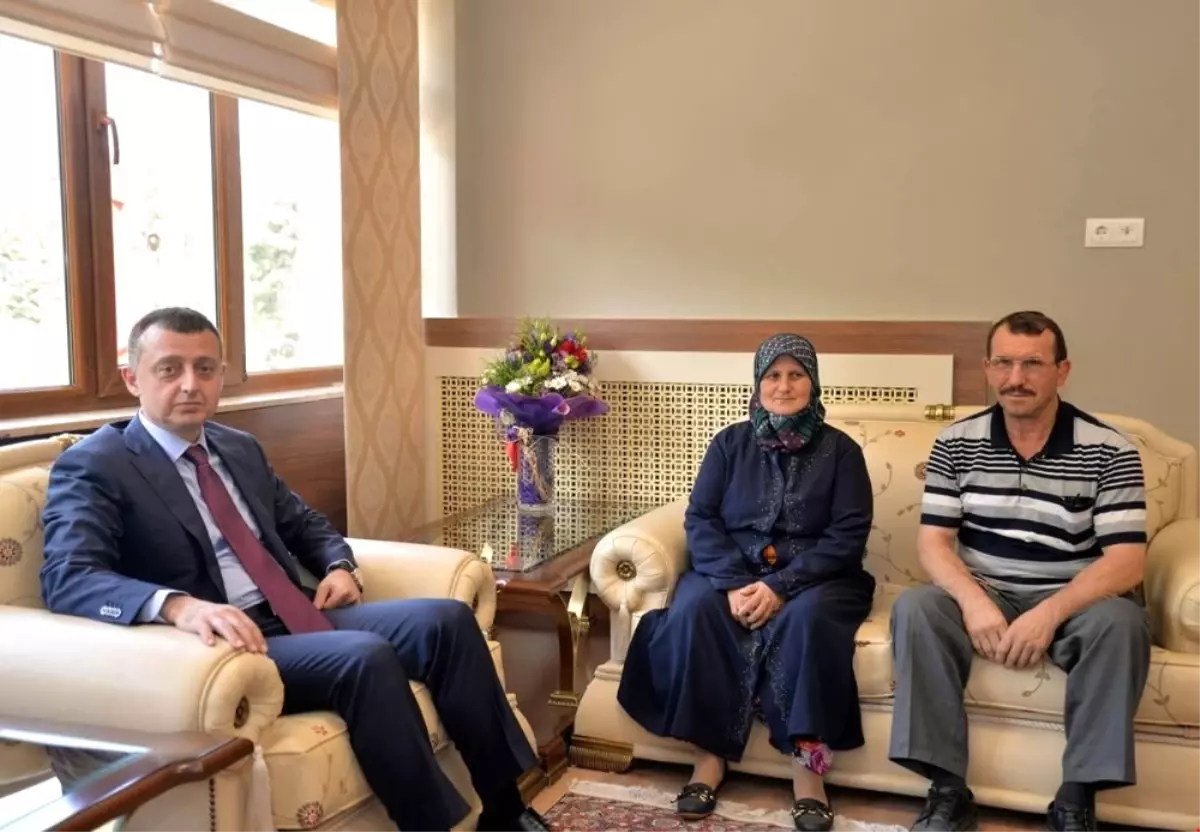 Şehit Ailesinden Vali Büyükakın'a Ziyaret