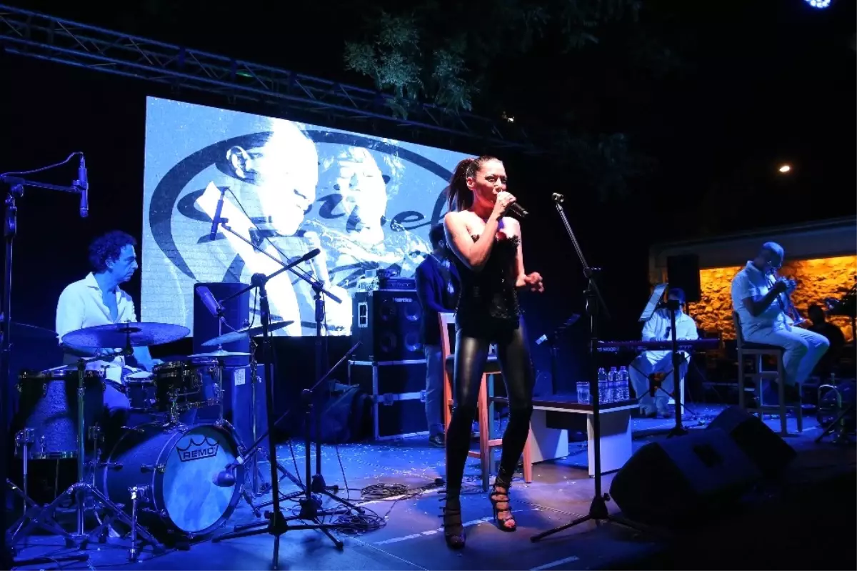 Sibel Tüzün Buca'yı Coşturdu