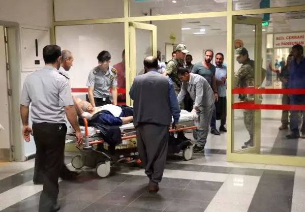 Siverek'te Amca-yeğen Silahlı Saldırıda Yaralandı Siverek'te Amca-yeğen Silahlı Saldırıda Yaralandı
