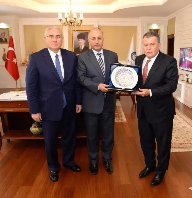 Yargıtay Birinci Başkanı İsmail Rüştü Cirit'ten Erzurum Valiliğine Ziyaret Yargıtay Birinci Başkanı İsmail Rüştü Cirit'ten Erzurum Valiliğine Ziyaret