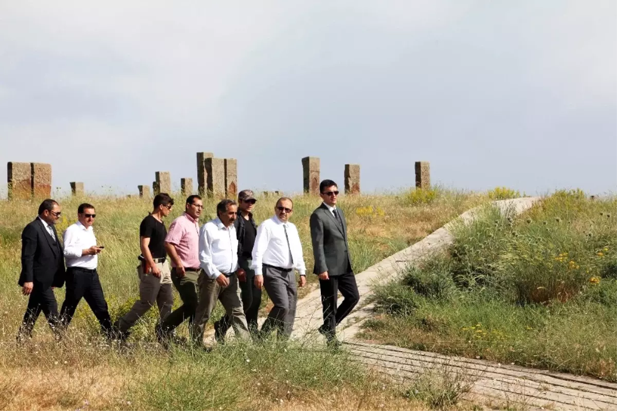 Vali Ustaoğlu: 'Bölgenin Turizmle Ön Plana Çıkması Lazım'