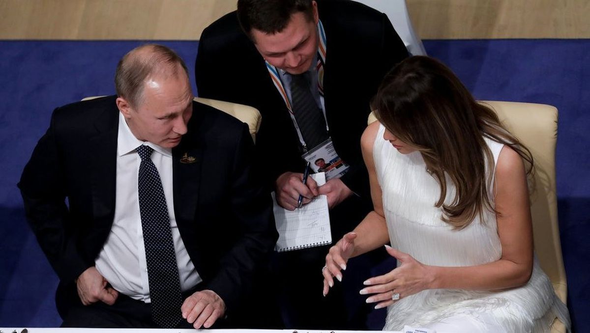 Vladimir Putin ve Melania Trump Kaynaştı! Yan Yana Yemek Yiyip Sohbet Ettiler