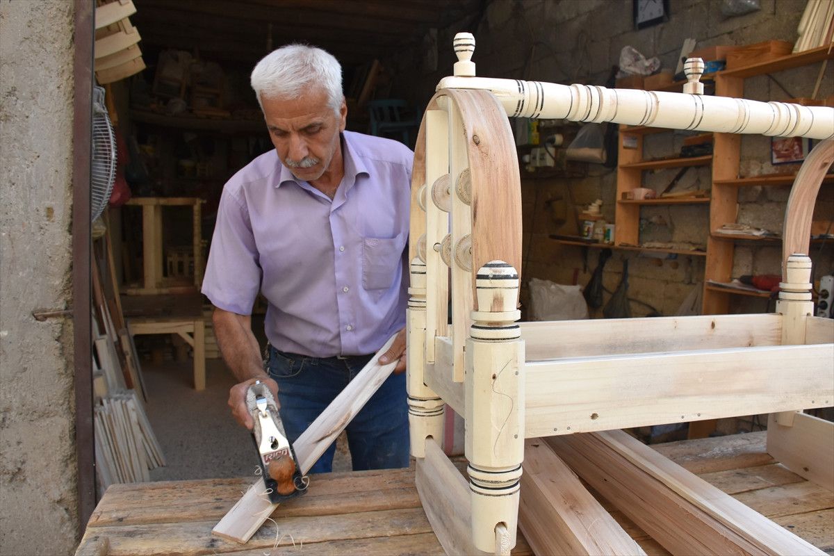 Yarım Asırdır Tahta Beşik Yapıyor
