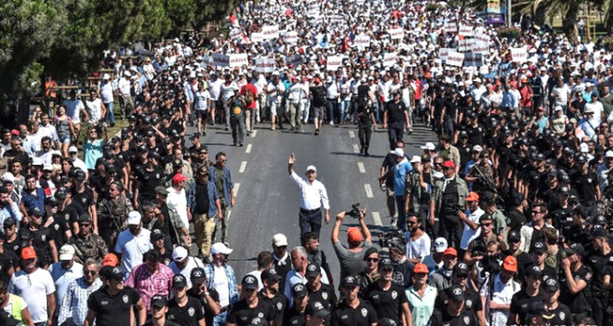 AK Parti'den Kılıçdaroğlu'nun Adalet Yürüyüşüne Sert Yorum: Tehlikeli Bir Oyun Oynuyor