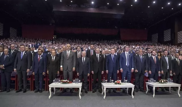Başbakan Binali Yıldırım: 'Kıbrıs Adası Etrafındaki Hidrokarbon Kaynaklarının Her İki Tarafa Ait... Başbakan Binali Yıldırım: 'Kıbrıs Adası Etrafındaki Hidrokarbon Kaynaklarının Her İki Tarafa Ait...