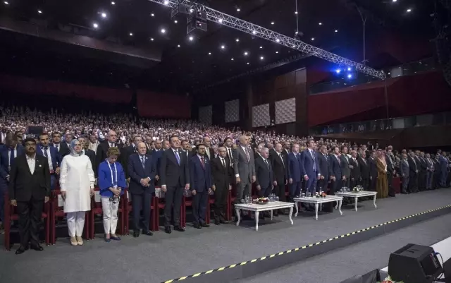 Başbakan Binali Yıldırım: 'Kıbrıs Adası Etrafındaki Hidrokarbon Kaynaklarının Her İki Tarafa Ait... Başbakan Binali Yıldırım: 'Kıbrıs Adası Etrafındaki Hidrokarbon Kaynaklarının Her İki Tarafa Ait...