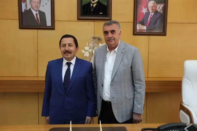 Başkan Toçoğlu, Vali Balkanlıoğlu'nu Makamında Ağırladı Başkan Toçoğlu, Vali Balkanlıoğlu'nu Makamında Ağırladı