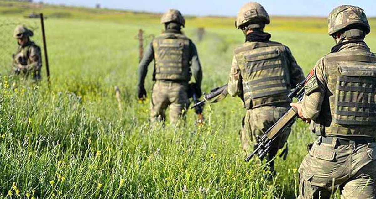 Gri Listedeki Terörist, Güvenlik Güçlerine Teslim Oldu
