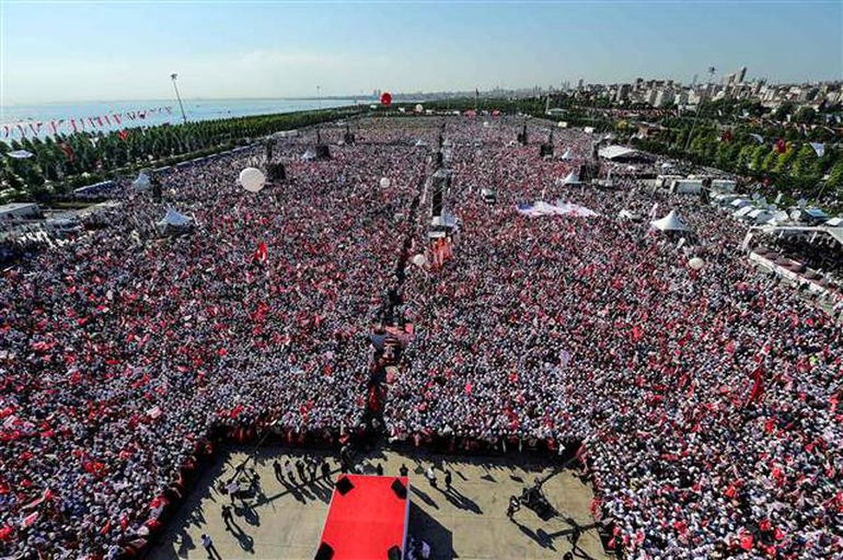 Maltepe Mitingine Kaç Kişi Katıldı? CHP ile Valiliğin Rakamları Arasında Uçurum Var