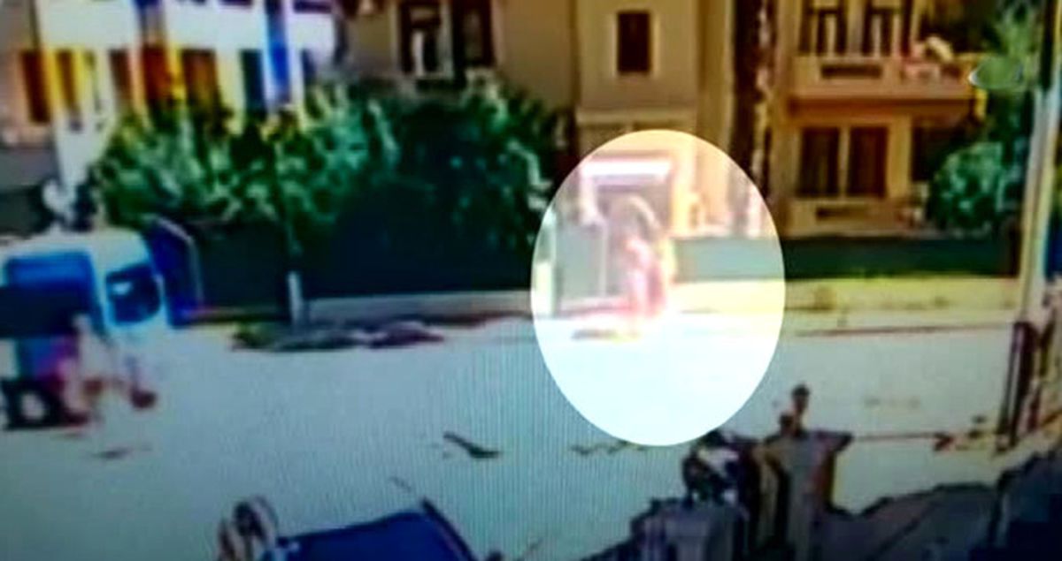 Marmaris'te İngiliz Turiste Kapkaç Anına Ait Görüntüler Ortaya Çıktı