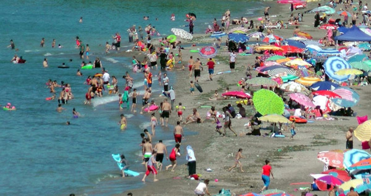 Sıcaktan Bunalanlar Karadeniz Sahillerine Akın Etti
