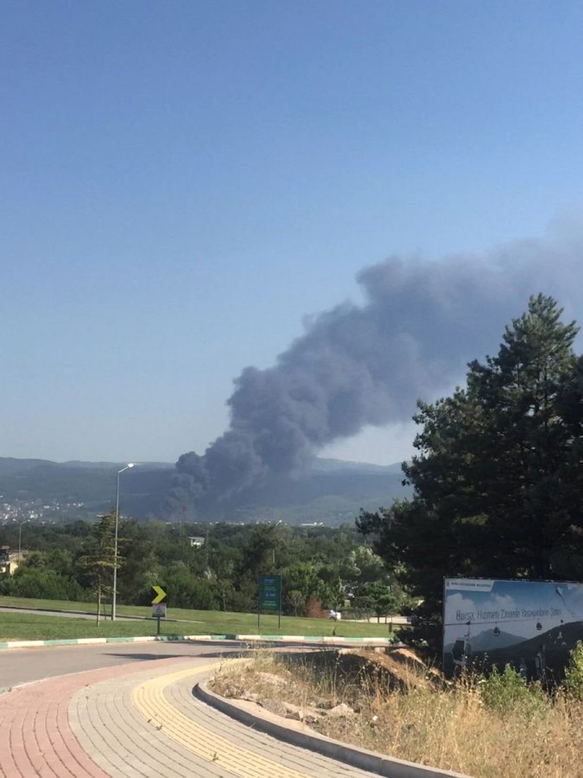 Bursa'da Boya Fabrikasında Yangın