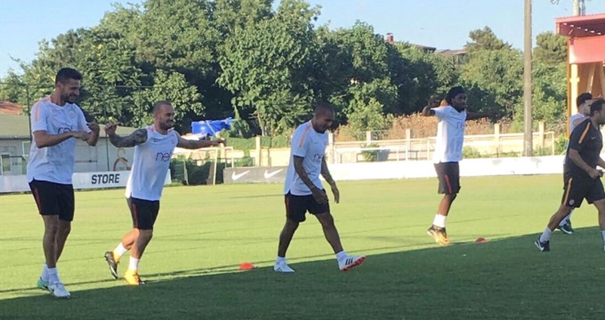 Wesley Sneijder, Florya Metin Oktay Tesisleri'nde İdmana Çıktı