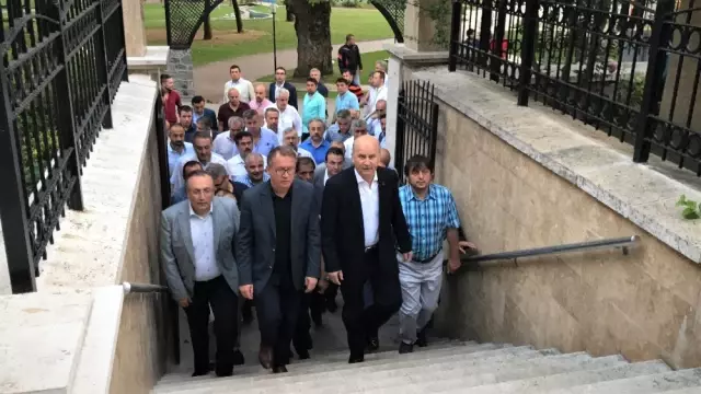 15 Temmuz'u Anma Nöbeti Başladı 15 Temmuz'u Anma Nöbeti Başladı