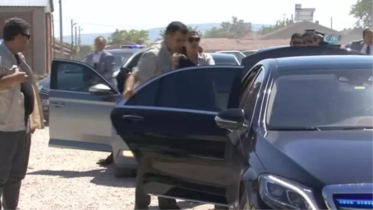 Bakan Avcı, 15 Temmuz Şehidinin Kabrini Ziyaret Etti
