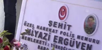 Veysi Kaynak: Başbakan Yardımcısı Kaynak, 15 Temmuz Şehitlerinin Mezarlarını Ziyaret Etti Veysi Kaynak: Başbakan Yardımcısı Kaynak, 15 Temmuz Şehitlerinin Mezarlarını Ziyaret Etti