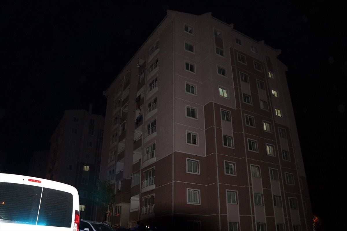 Çankırı'da 8'inci Kattan Düşen Kişi Öldü
