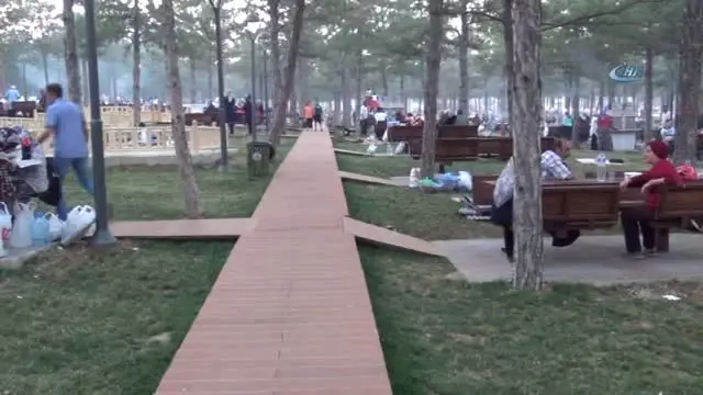 Çocuklar Parkta Kitap Okuyacak Çocuklar Parkta Kitap Okuyacak