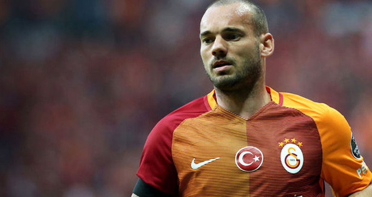 G.Saray Teknik Direktörü, 'Kalıyorum' Diyen Sneijder'i İstemiyor