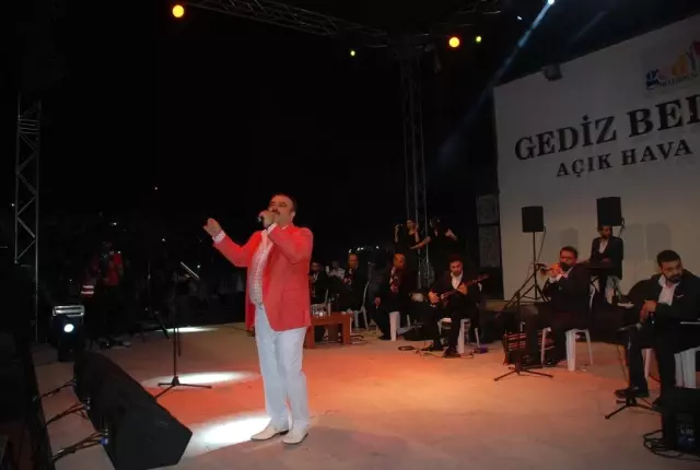 Gediz'de Bülent Serttaş Konseri