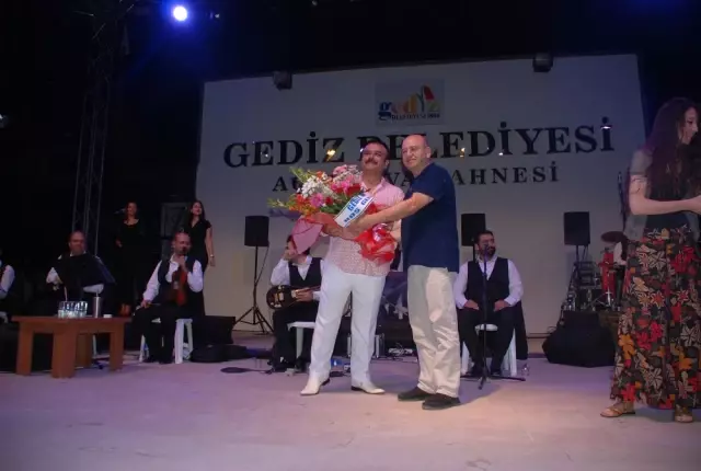 Gediz'de Bülent Serttaş Konseri