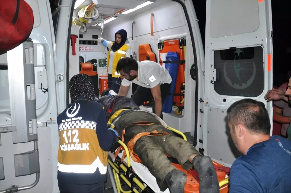 Parçalanan Traktörden Sağ Kurtuldu