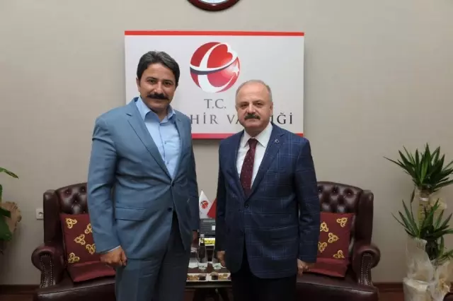 Vali Çakacak, İlçe Belediye Başkanlarını Makamında Kabul Etti Vali Çakacak, İlçe Belediye Başkanlarını Makamında Kabul Etti