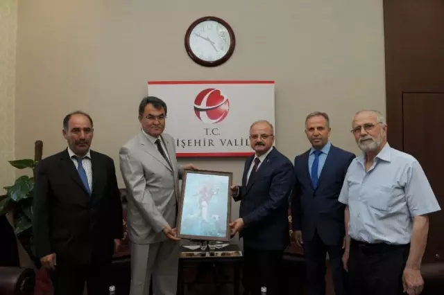 Vali Çakacak, İlçe Belediye Başkanlarını Makamında Kabul Etti Vali Çakacak, İlçe Belediye Başkanlarını Makamında Kabul Etti