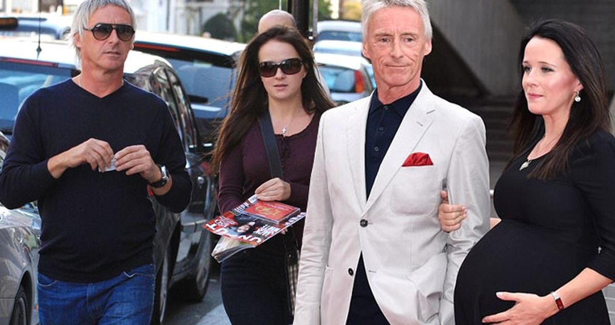59 Yaşındaki Şarkıcı Paul Weller Kendisinden 28 Yaş Küçük Eşinden Baba Oldu