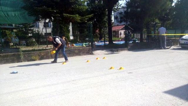 akyazi-da-silahli-kavga-3-yarali-9823947_o.jpg