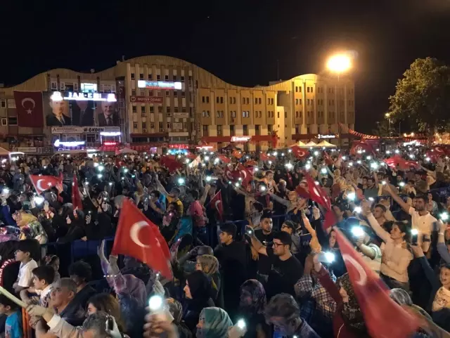 Sakarya'da 'Demokrasi Nöbeti' Başladı Sakarya'da 'Demokrasi Nöbeti' Başladı