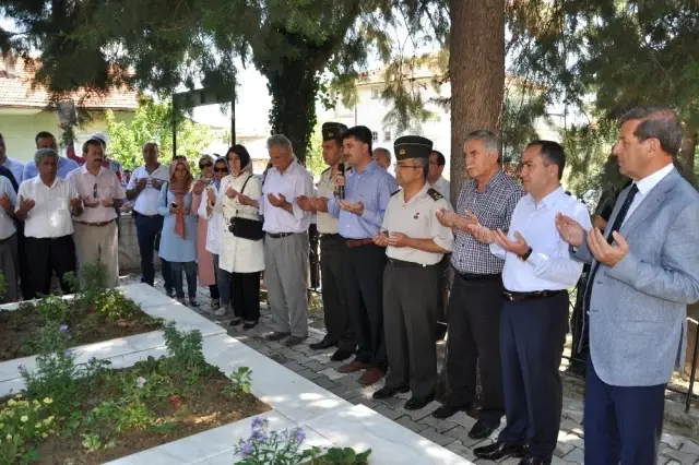 Simav'da Şehit Kabirlerine Ziyaret
