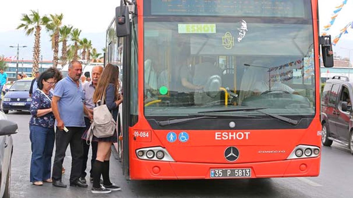 15 Temmuz'da İzmir'de Ulaşım Ücretsiz Olacak